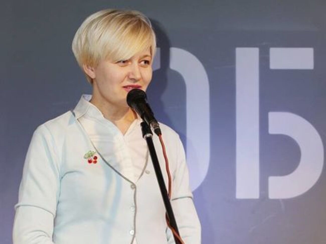 Ницой: Украинцы, у вас есть совесть? Если бы вы то дерьмо в Rozetka не покупали, эти бы козлы то дерьмо не возили