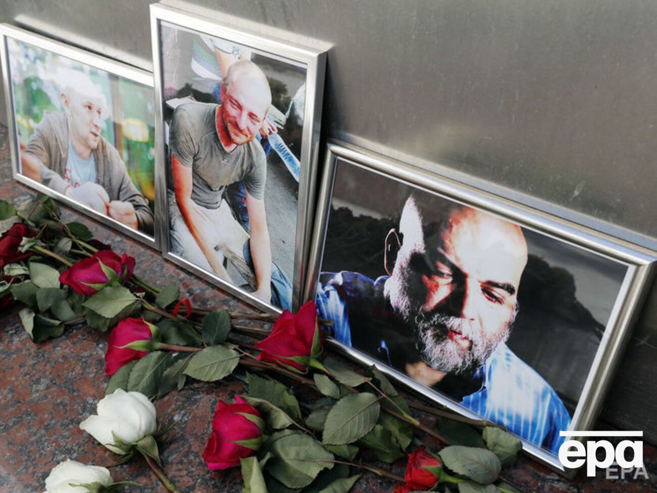 По мнению источников в ЦАР, журналисты объединились с еще одним автомобилем, следуя правилам безопасности
