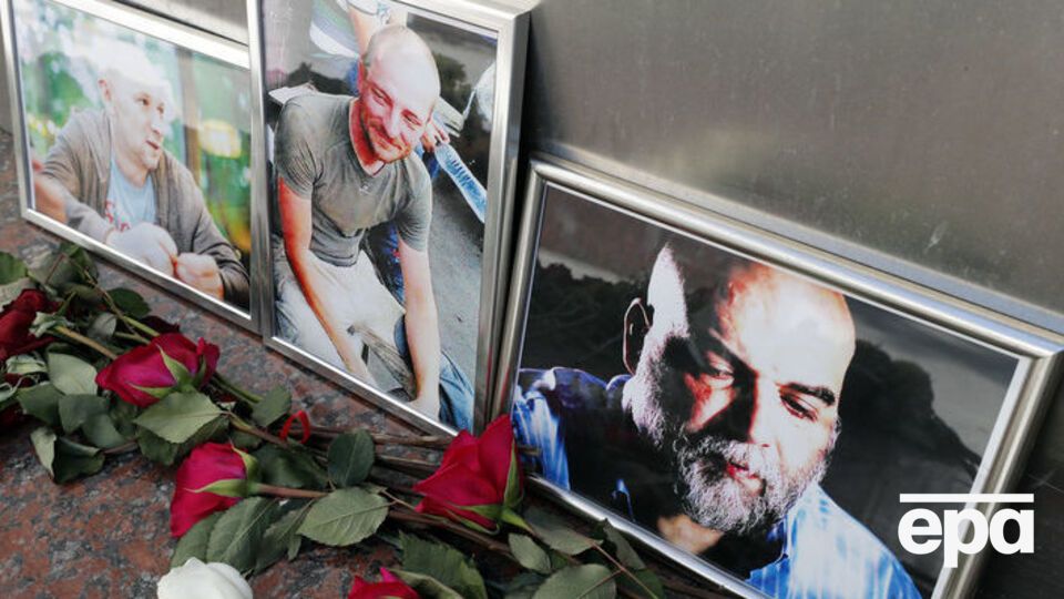 По мнению источников в ЦАР, журналисты объединились с еще одним автомобилем, следуя правилам безопасности