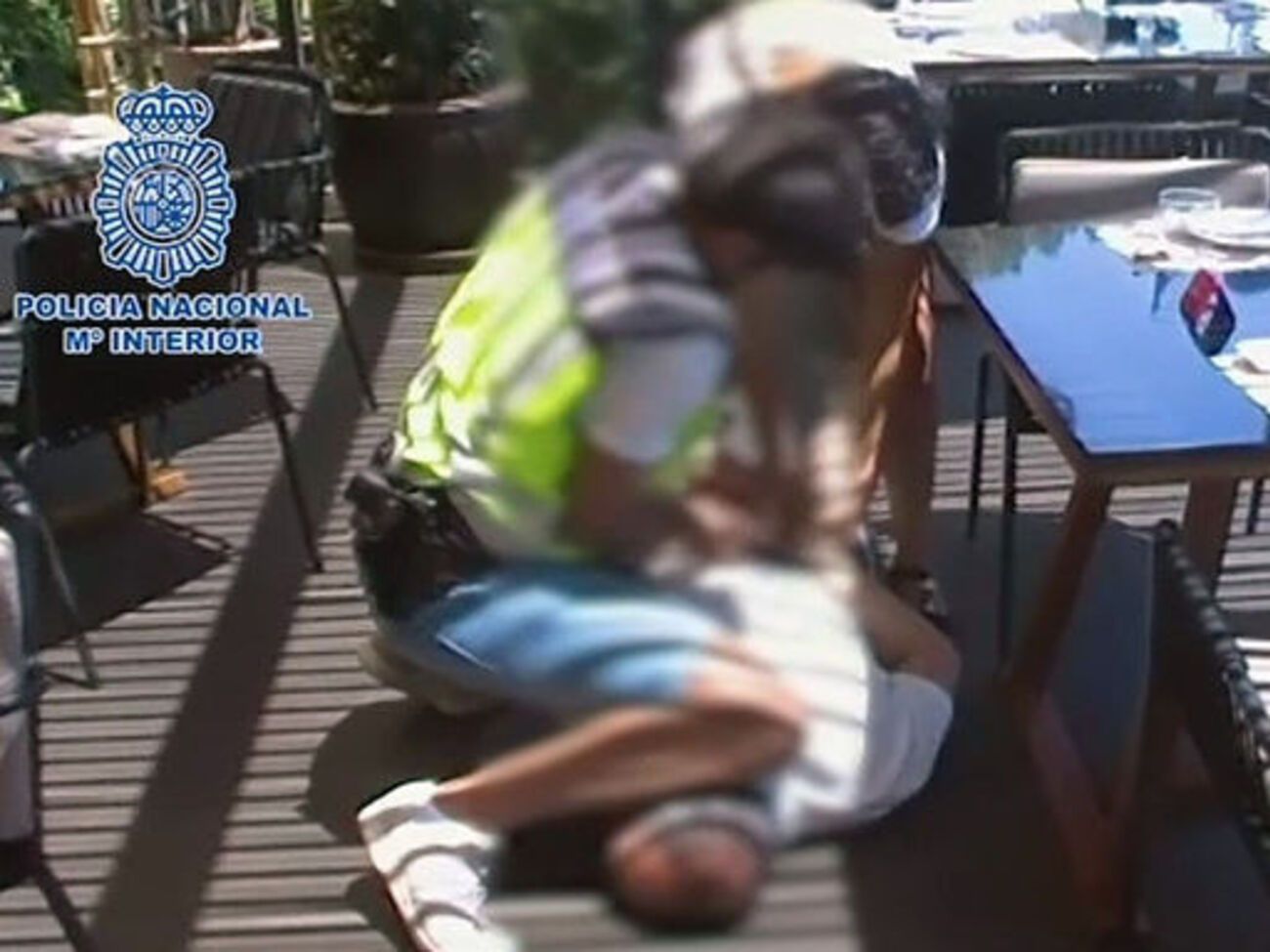 Криминальных авторитетов задержали в ресторане в городе Марбелья