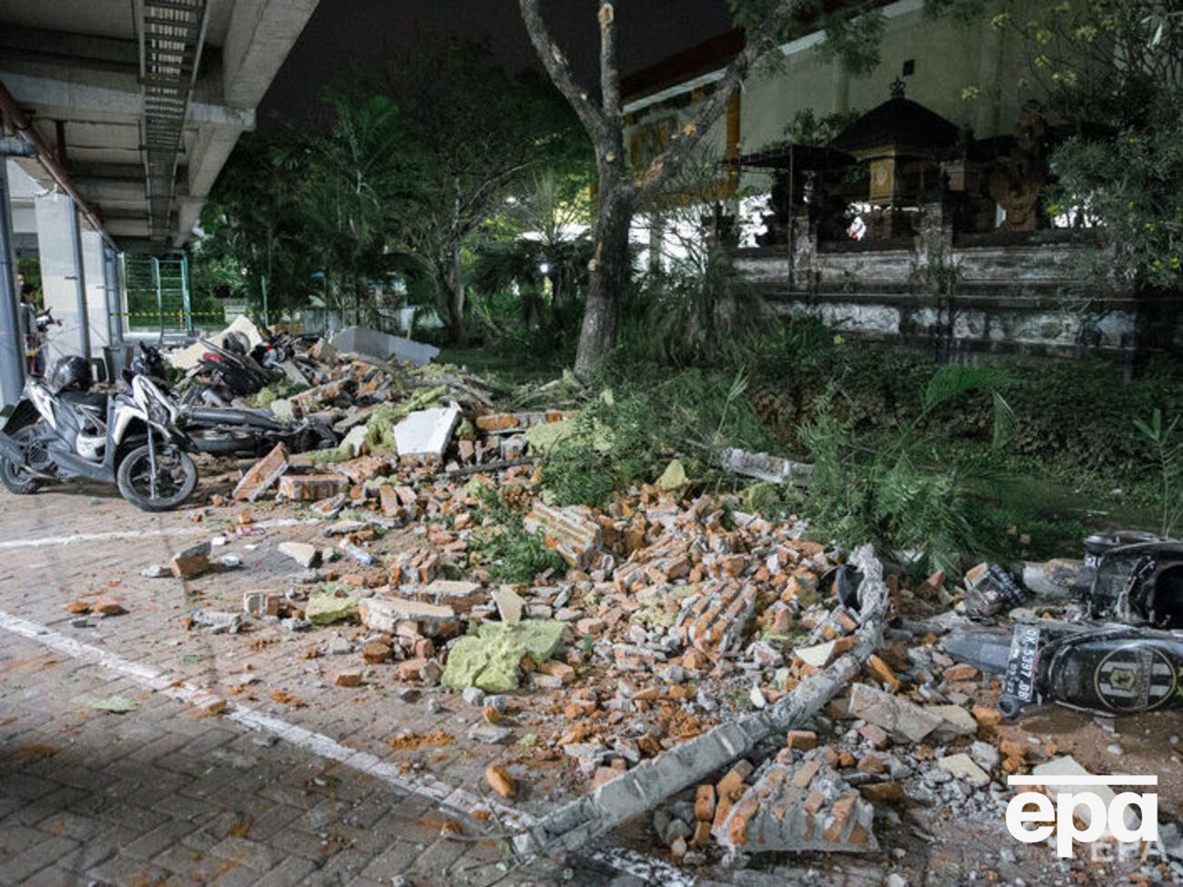 Тисячі будинків зруйновано