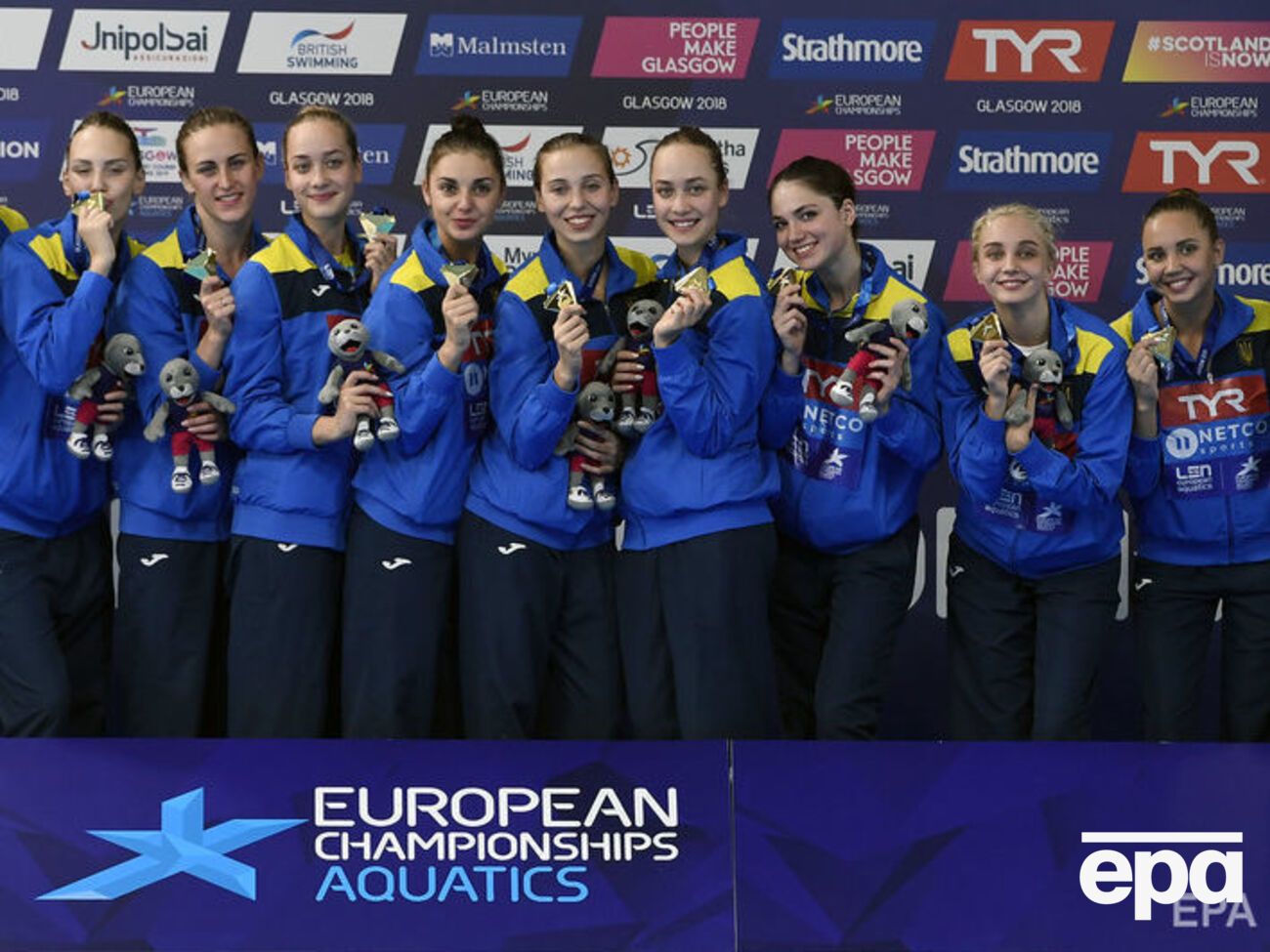 Сборная по артистическому плаванию завоевала золото