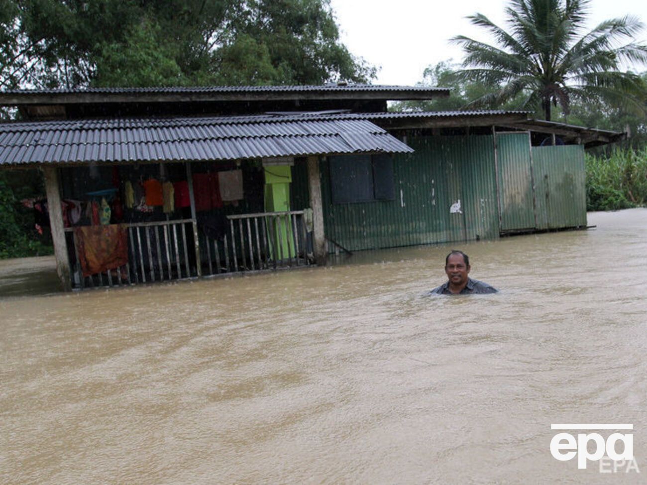Сильные дожди в Таиланде не прекращаются