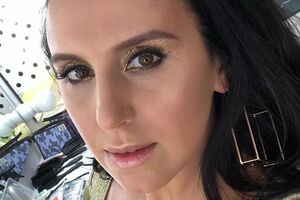 Джамала: Годування на тлі міста