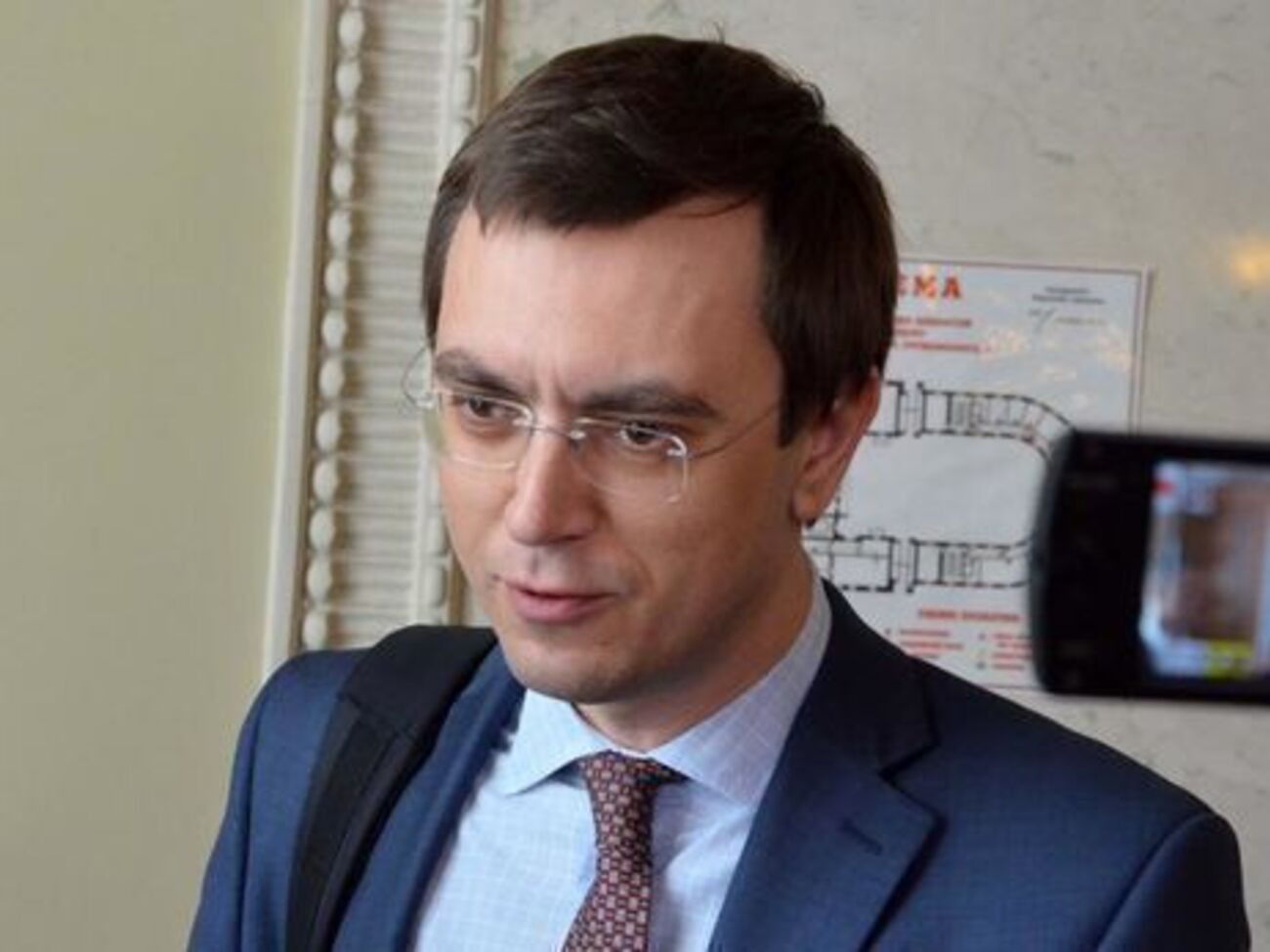 Омелян говорил, что поддерживает идею визового режима между Россией и Украиной
