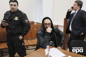 Серебренников (у центрі): У нас заарештовують і без діла, а справу намалюють, яку їм захочеться