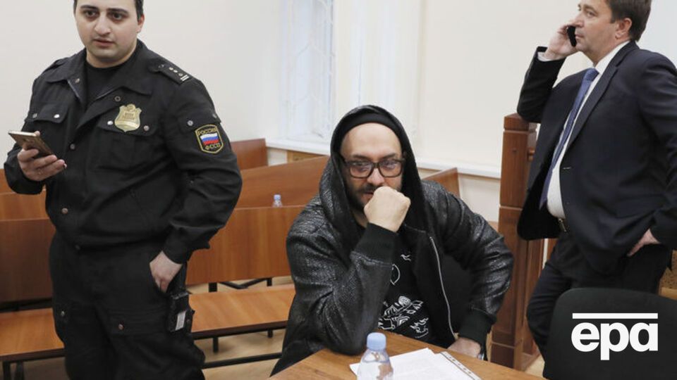 Серебренников (в центре): У нас арестовывают и без дела, а дело нарисуют какое им захочется