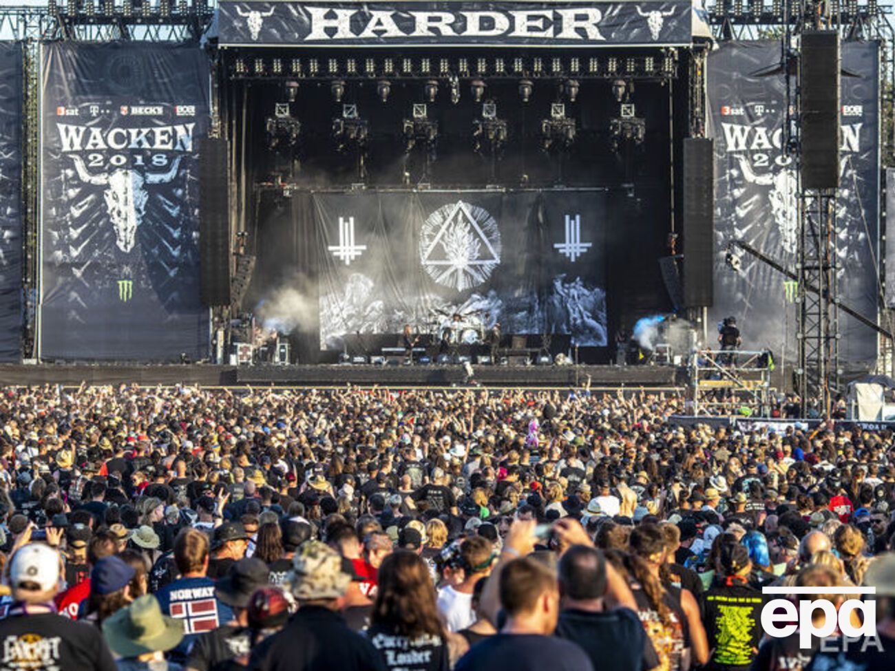 В 2018 году на фестивале Wacken Open Air было около 75 тыс. человек