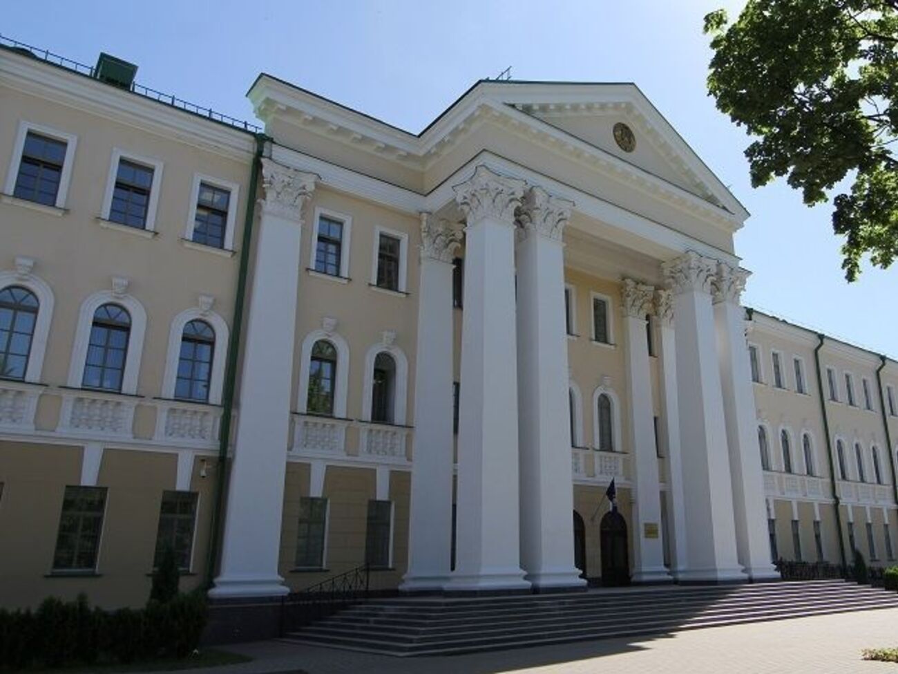 Слідчий комітет відкрив проти співробітників ЗМІ кримінальну справу за ч. 2 ст. 349 КК Білорусі (несанкціонований доступ до комп'ютерної інформації, вчинений з іншої особистої зацікавленості, що спричинило заподіяння істотної шкоди)