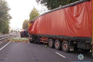 Аварія за участі трьох вантажівок сталася приблизно о 4.00 7 серпня