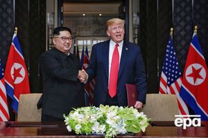 12 червня лідери США і КНДР здійснили 35-хвилинну зустріч тет-а-тет на острові Сентоса в Сінгапурі