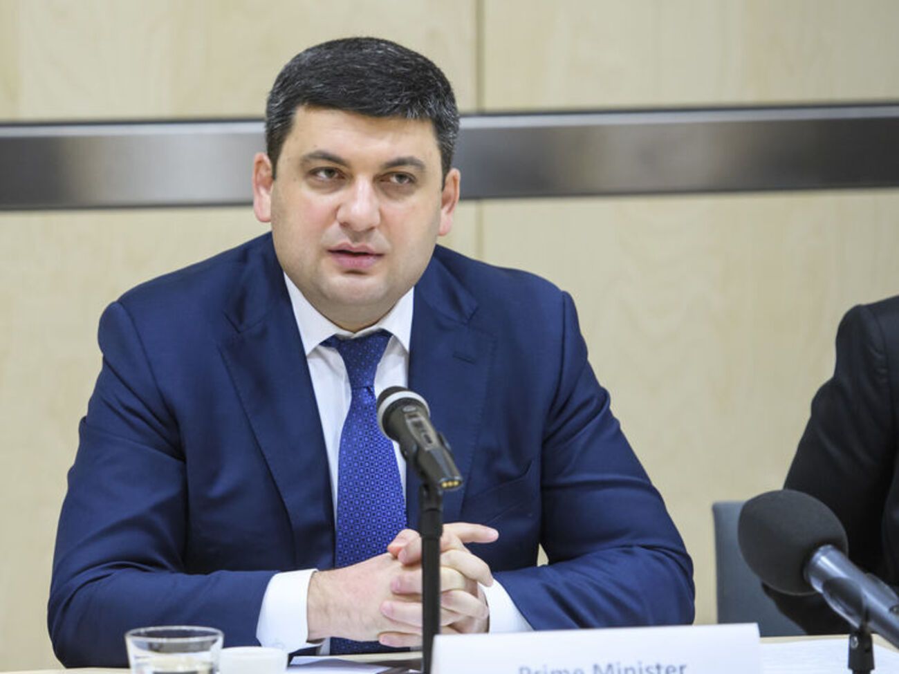 Гройсман об "Укрзалізниці": Начинаем отматывать, вычислять врагов и выводить ситуацию из состояния упадка