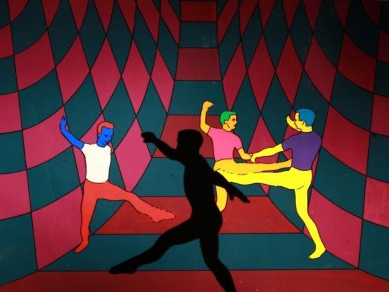 В центре клипа&nbsp;&ndash; танцоры, исполняющие хореографические номера