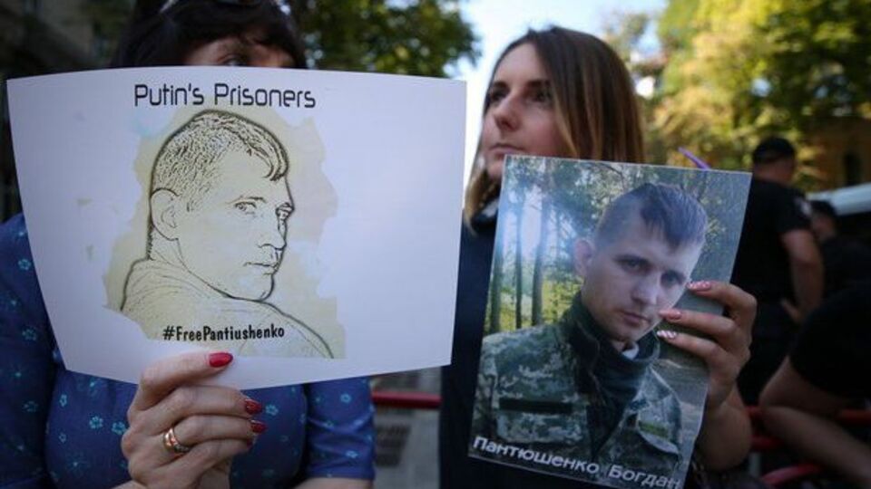 Родичі заручників "ДРН" улаштували акцію 8 серпня