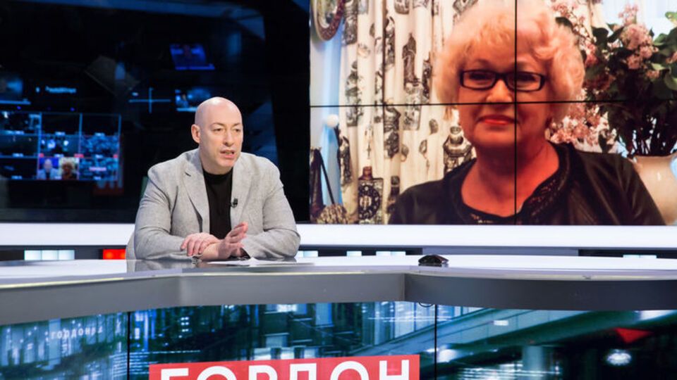 Нарусова про війну між Росією та Україною: Це треба у ваших лідерів запитати, напевно