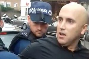 7 августа Филлипс ворвался в посольство Грузии