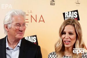 У Гира с женой появится первый общий ребенок