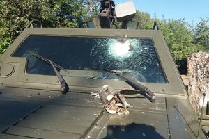 Боевики обстреляли авто пограничников "Кугуар"