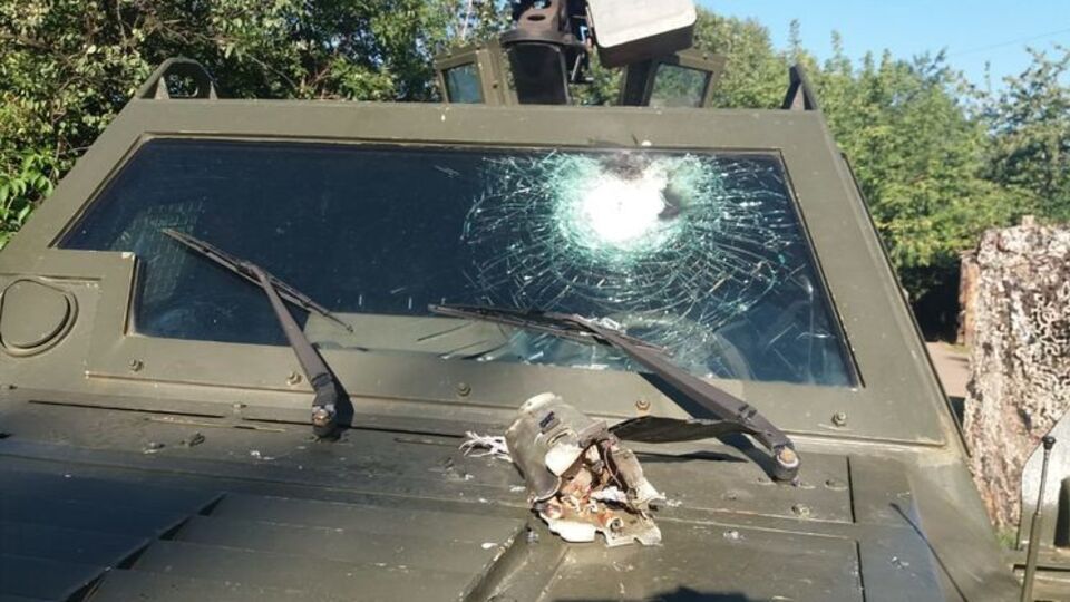 Бойовики обстріляли авто прикордонників "Кугуар"