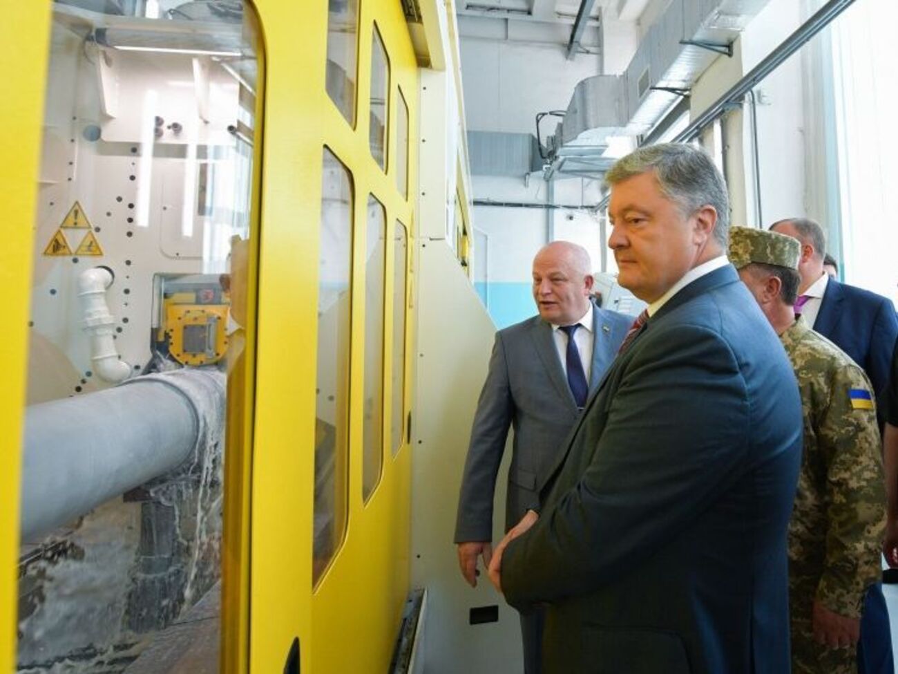Порошенко відвідав завод "Артем"