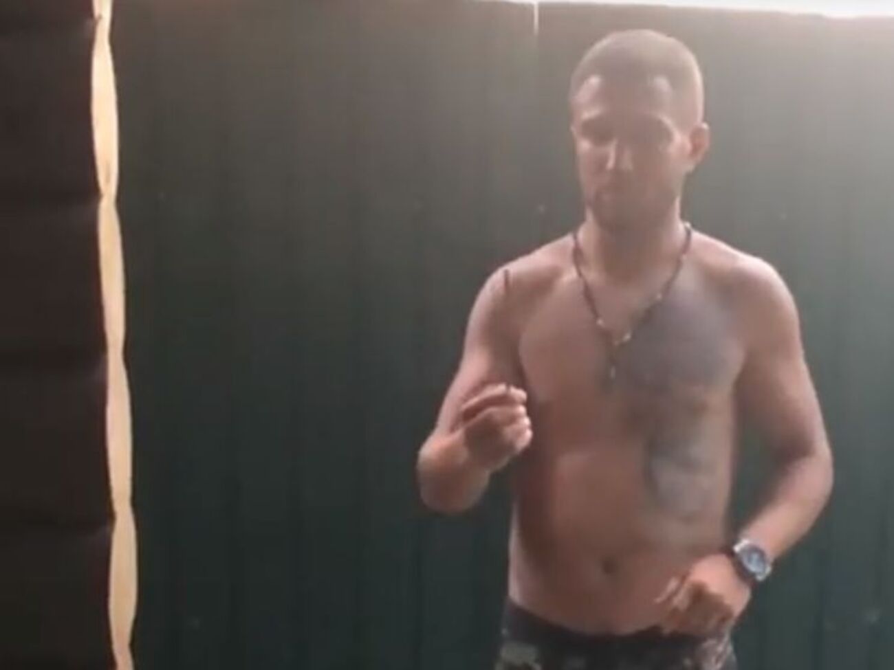 Для трюку Ломаченко використав цвях довжиною 100 мм