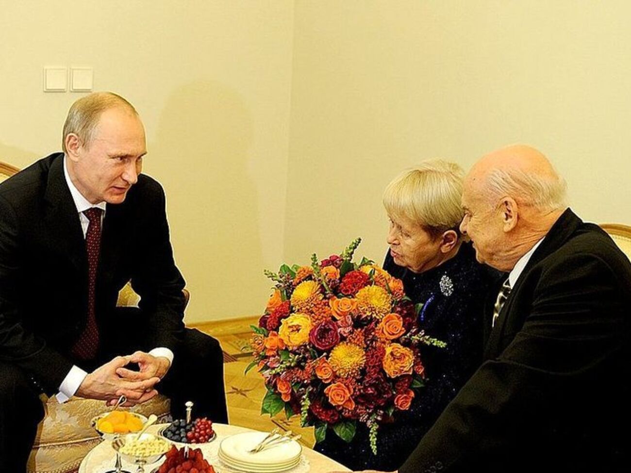 Пахмутова встречалась с Путиным и назвала себя его болельщицей