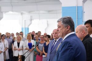 Порошенко: Конституційні зміни – це щеплення від тих, хто все ще думає петляти