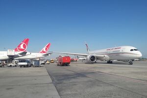 Столкновение допустил самолет из Марокко (справа)