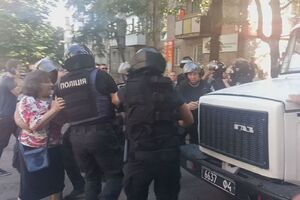 Группа поддержки экс-торнадовцев препятствовала их этапированию