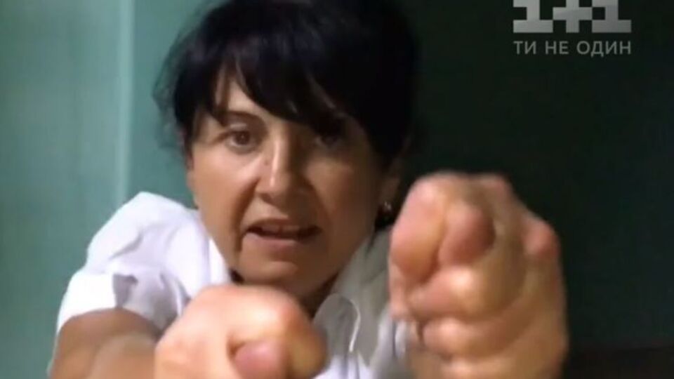 При правоохранителях женщина продолжала вести себя агрессивно