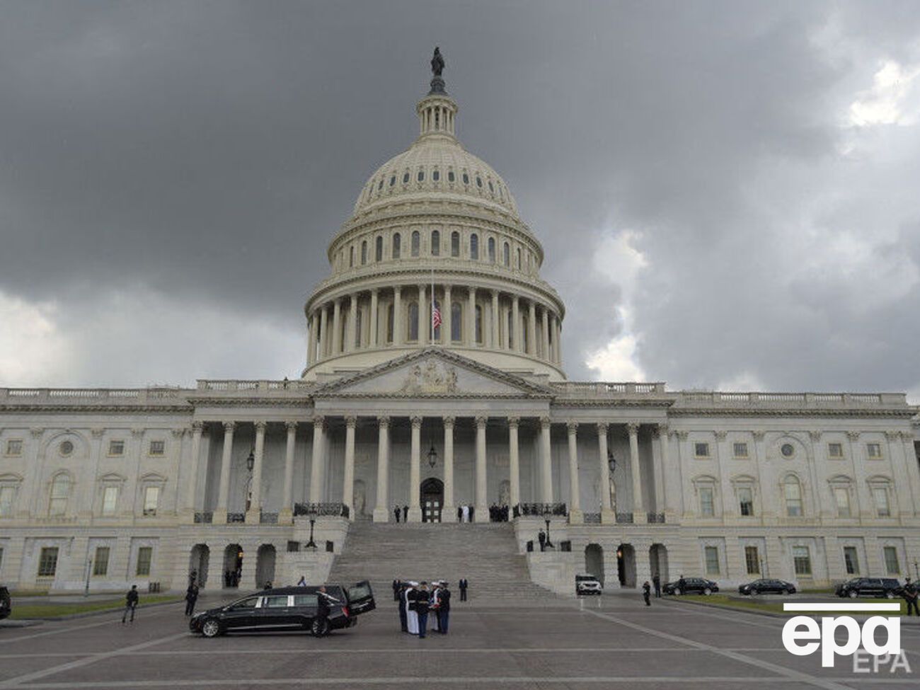 В Вашингтоне прощаются с Маккейном