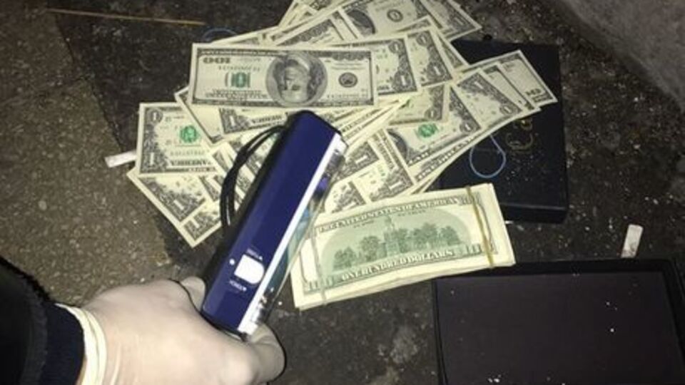 Депутат получил взятку от бизнесмена за оказание помощи в предоставлении земельного участка