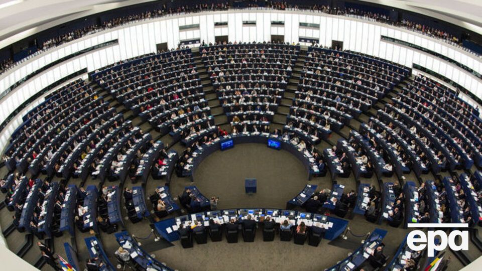 Европарламент примет решение по резолюции 12 сентября