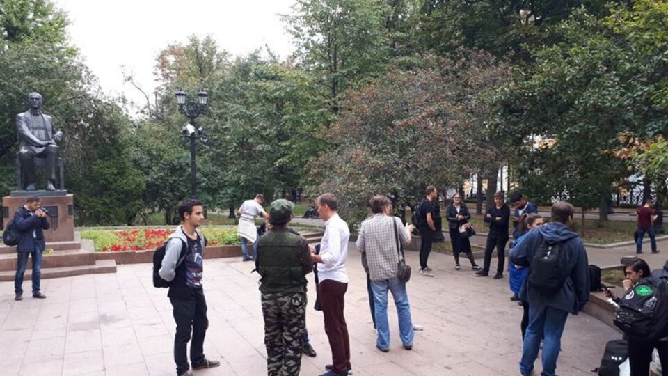 Активісти зібралися біля пам'ятника Рахманінову