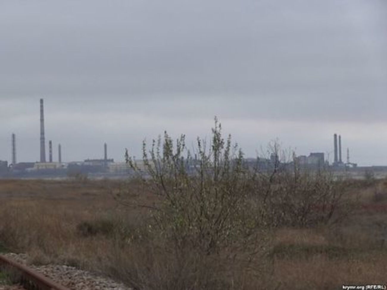 24 августа жители Армянска рассказали о выбросе неизвестного вещества в атмосферу