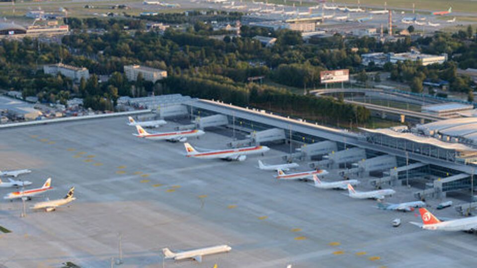 В Борисполе есть пять терминалов: A, B, C, D и F