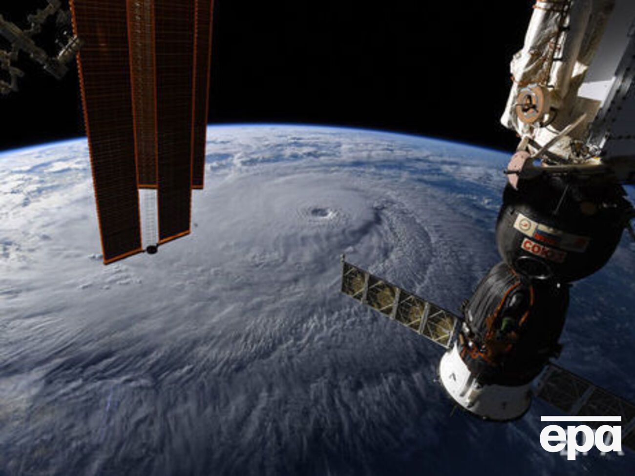 У Росії шукають винуватця появи дірки в корпусі космічного корабля