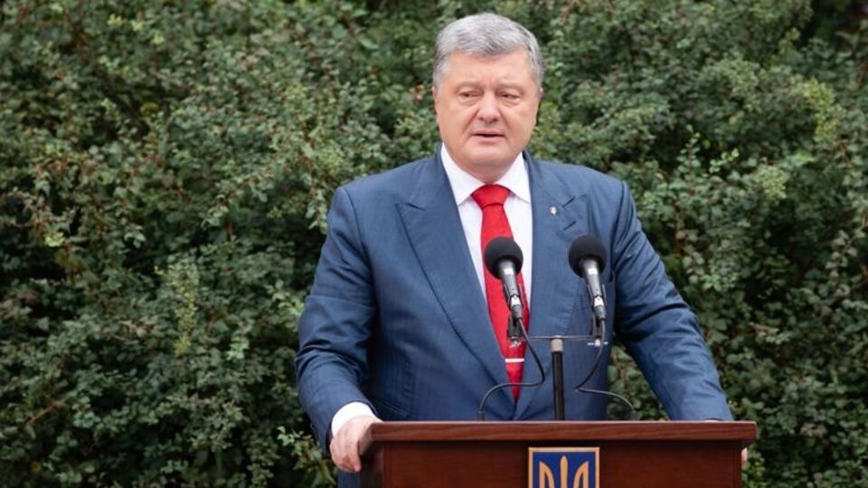 Порошенко продовжив осінній призов до зими
