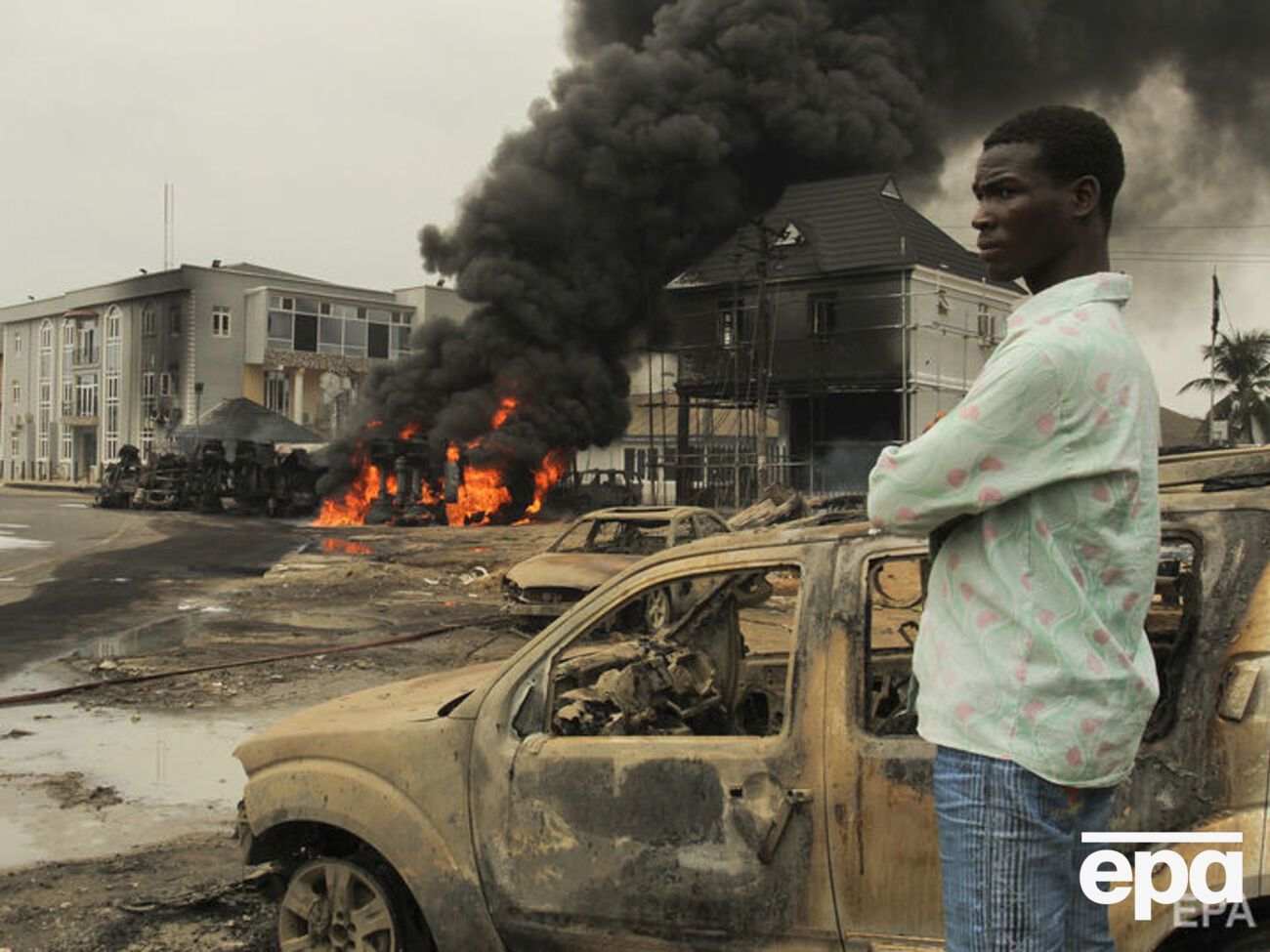 Після вибуху почалася пожежа