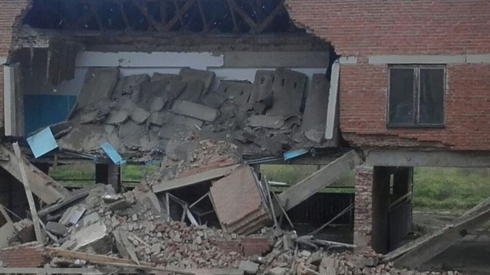 Переход, стена которого обрушилась, не использовался