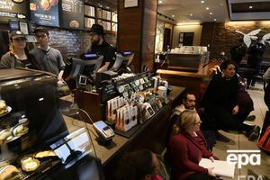 Український ринок не є великим для Starbucks, підкреслила Ковалів