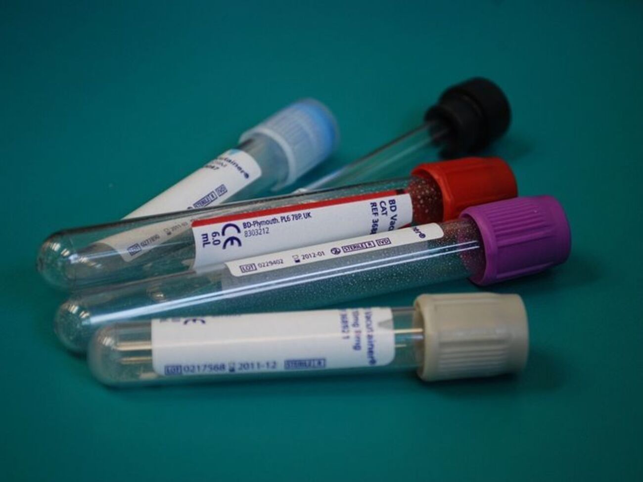 Большинство случаев ботулизма связано с употреблением рыбы