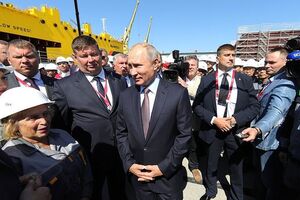 Путин пообщался с рабочими комплекса "Звезда" 11 сентября