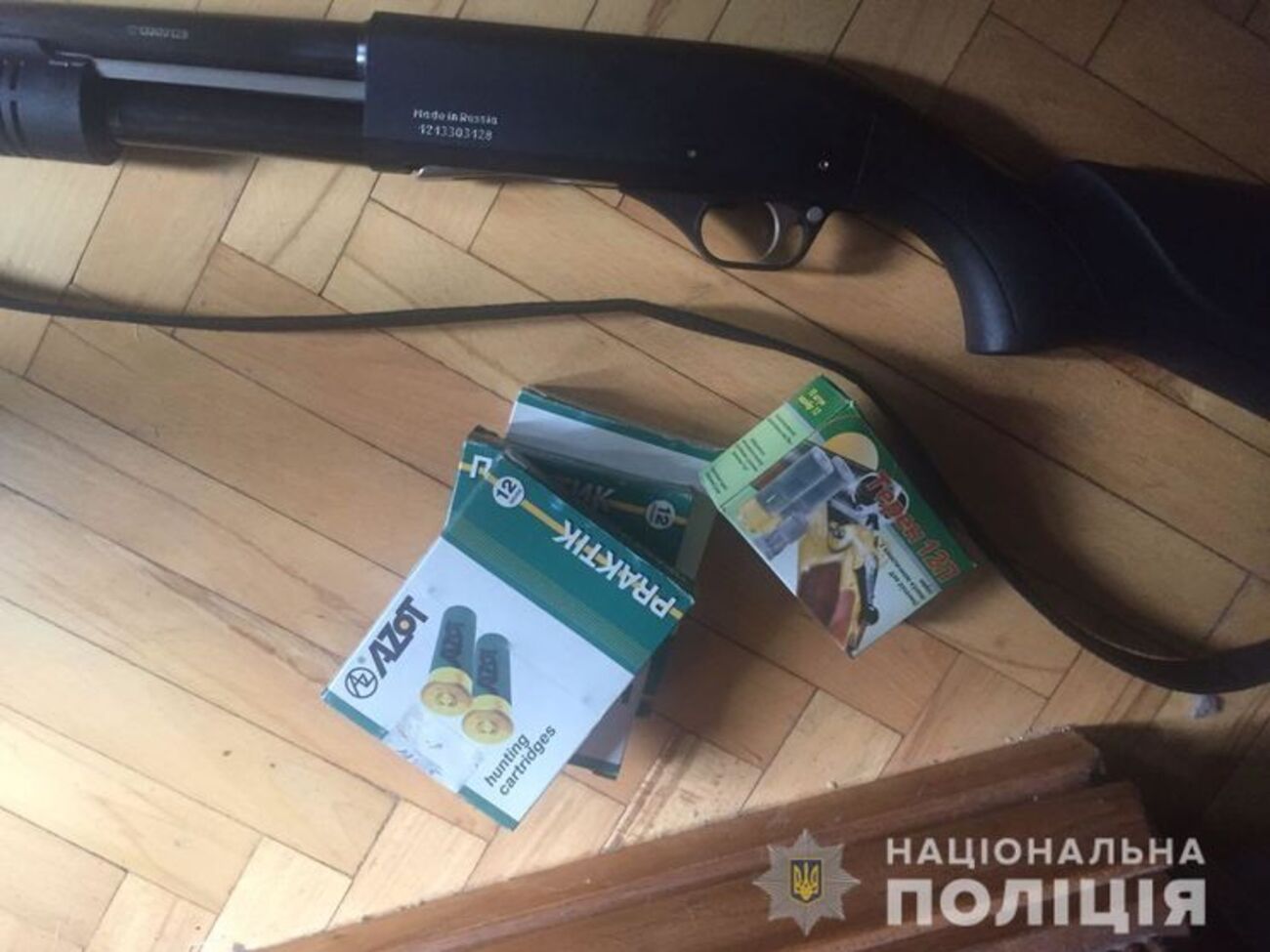 Стріляла жінка з вікна своєї квартири
