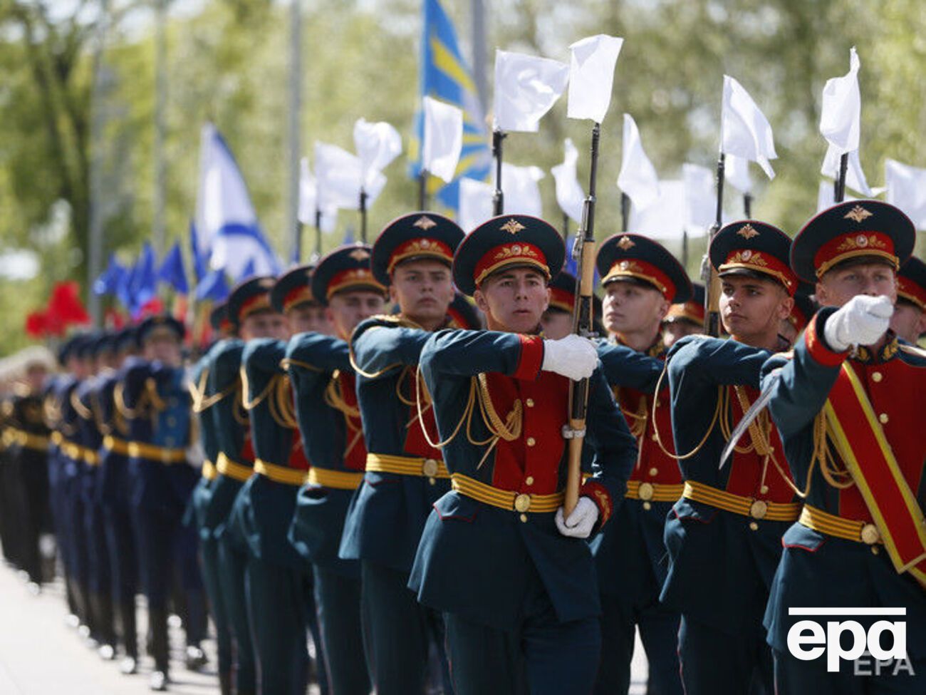 За публікації в соцмережах російських контрактників можуть звільняти зі служби