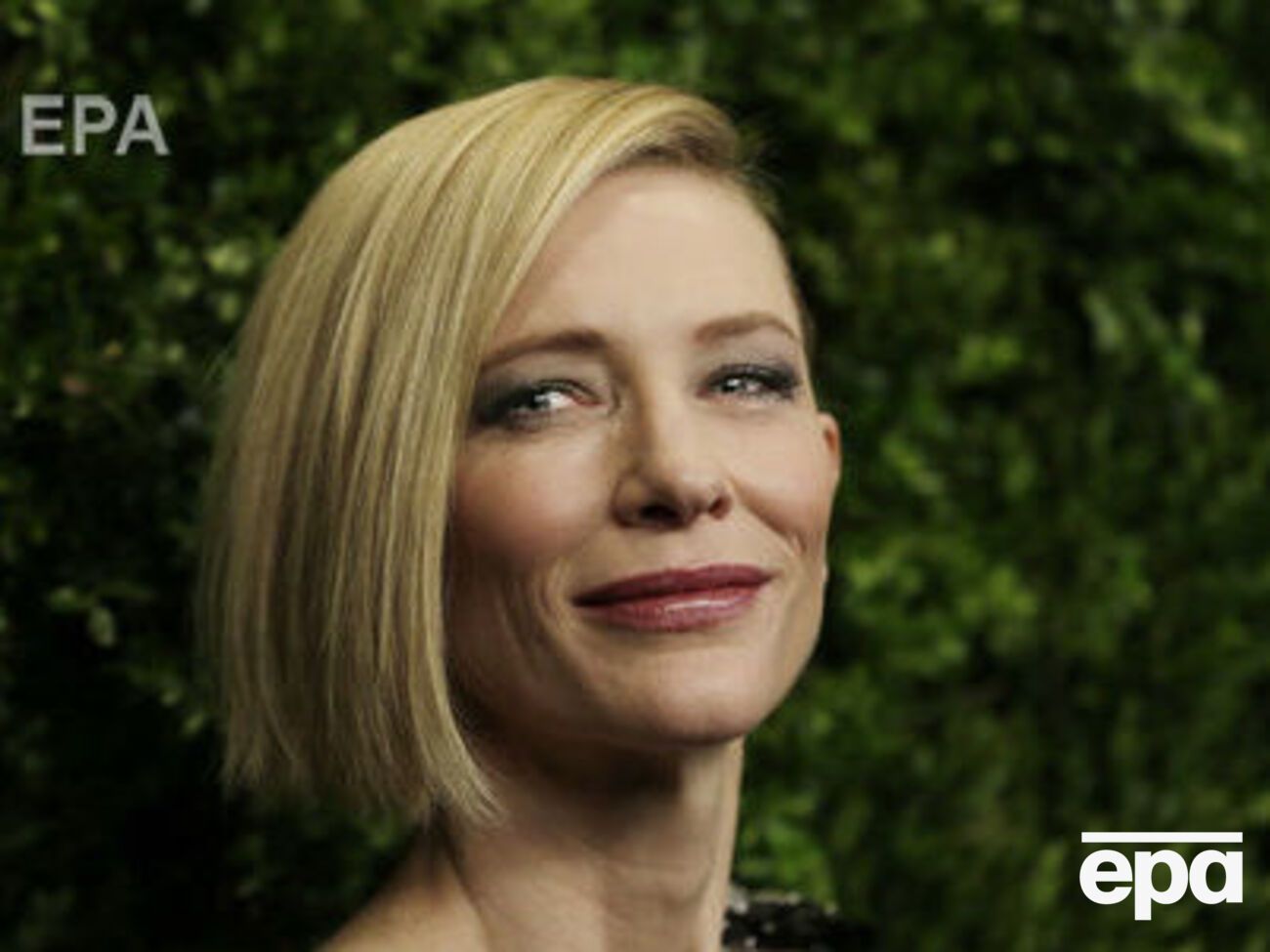 Фото Бланшетт опублікували на обкладинці Harper's Bazaar