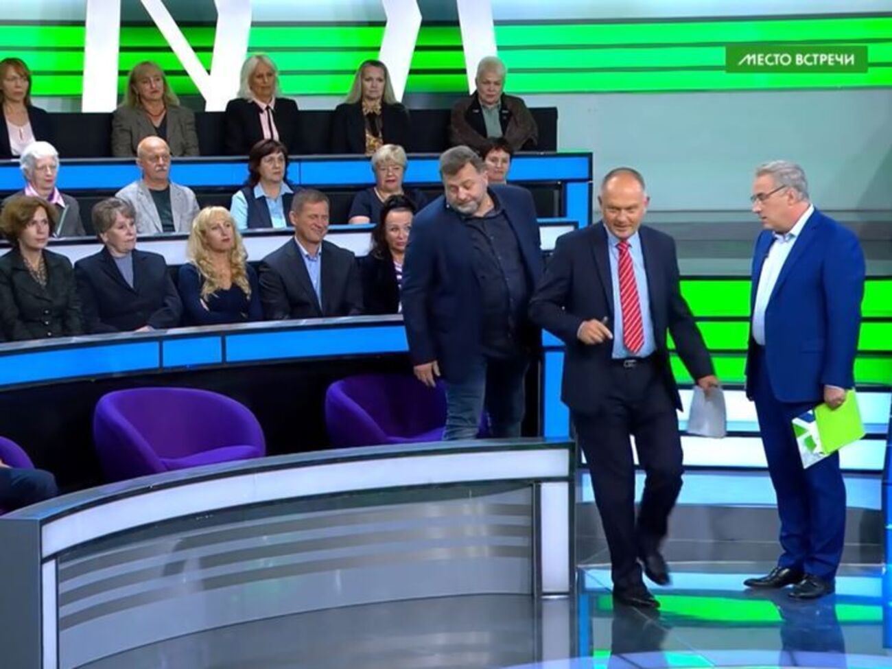 Норкин (справа) потребовал выключить микрофон украинскому эксперту