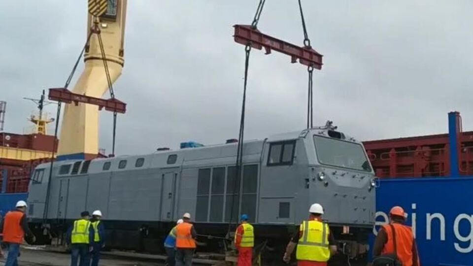 Локомотив General Electric доправили в Україну 10 вересня