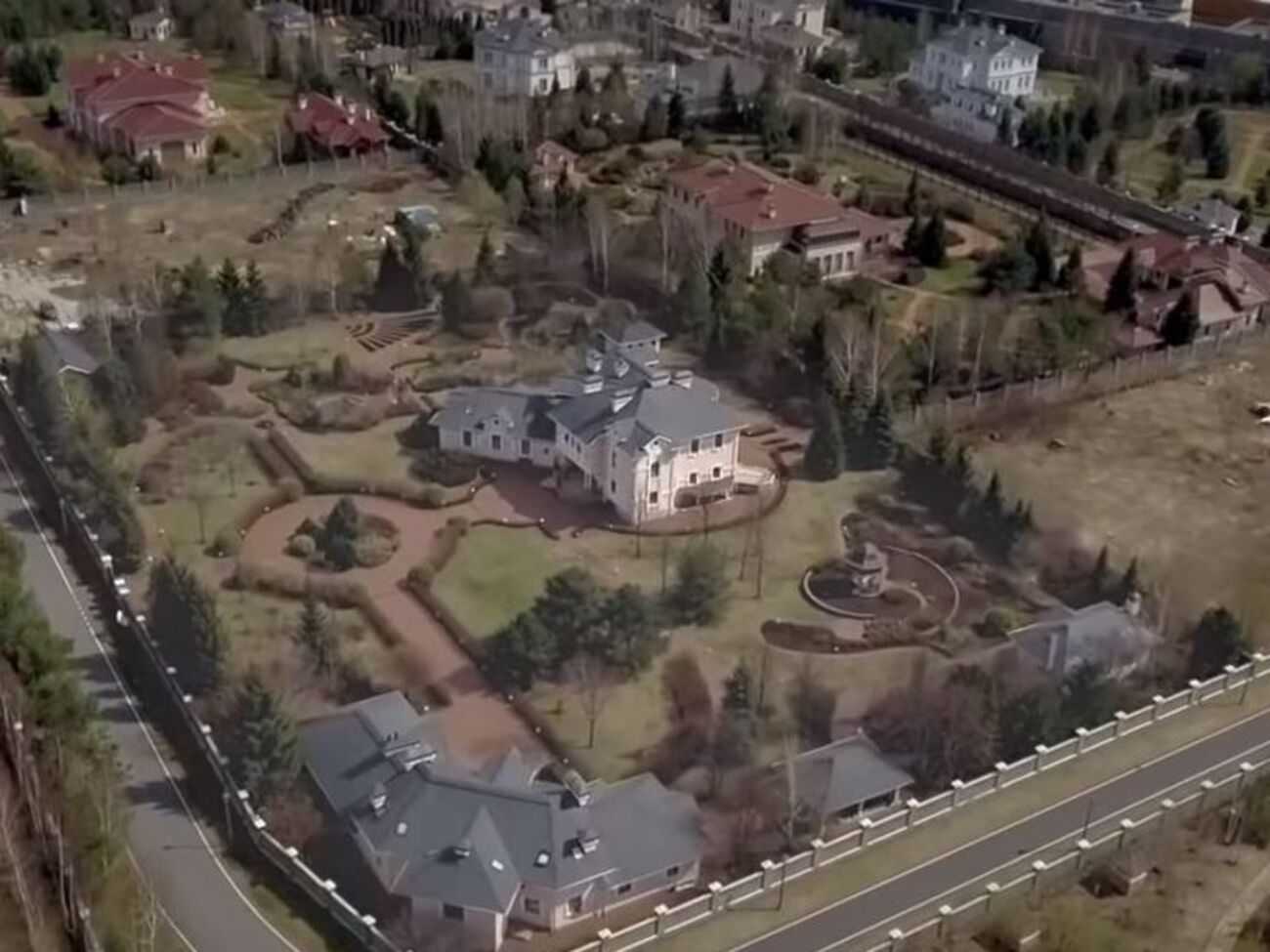 Поместья сына и зятя Золотова находятся по соседству