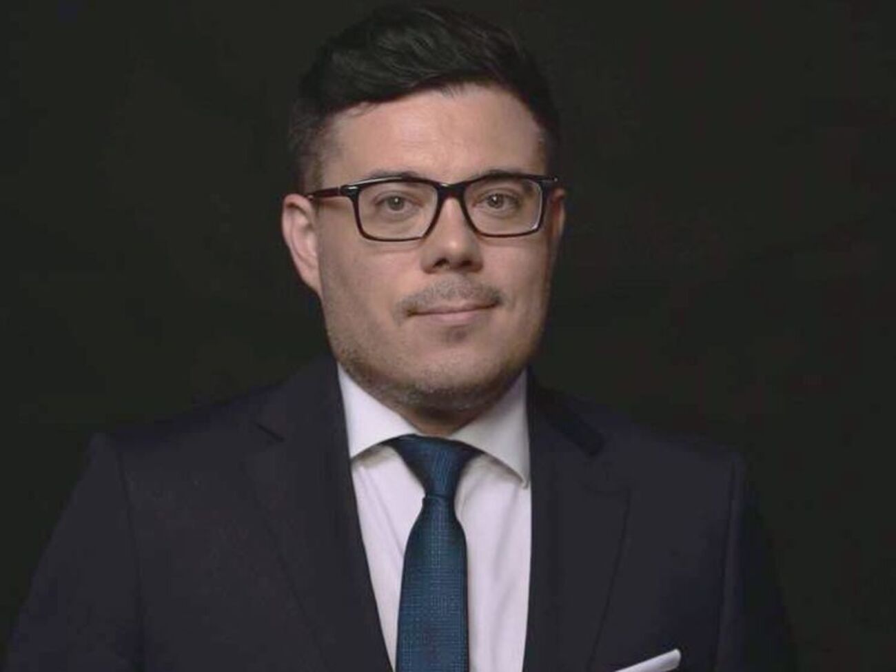 Уявляю, як Путін, давлячись від сміху, переглядав і перекручував багато разів відеозвернення Золотова до Навального